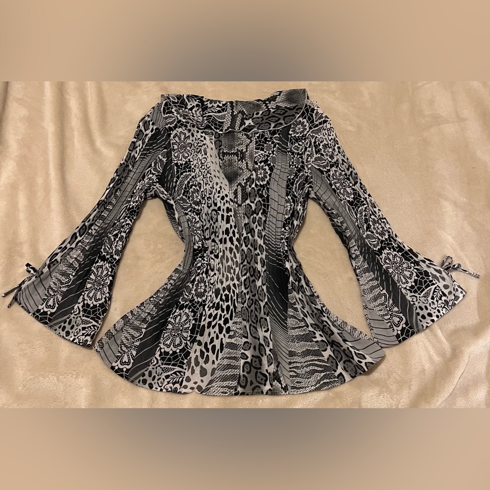 Button up blouse - Picture 2 of 3
